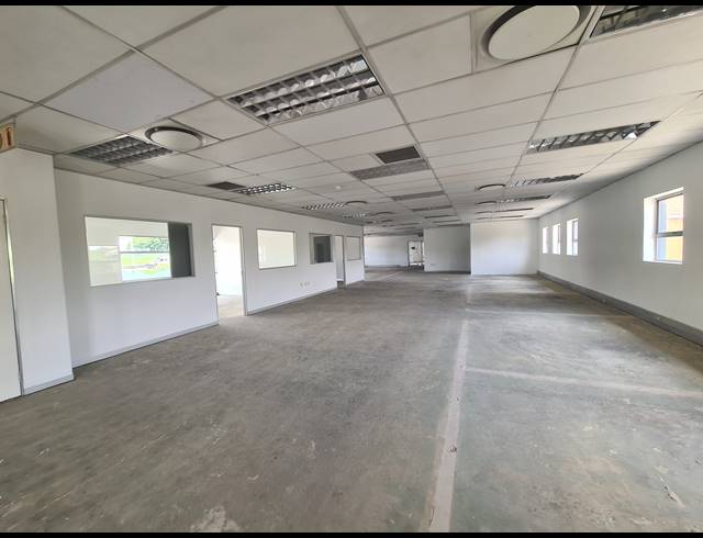 2,344M² OFFICE TO LET IN VORNA VALLEY
